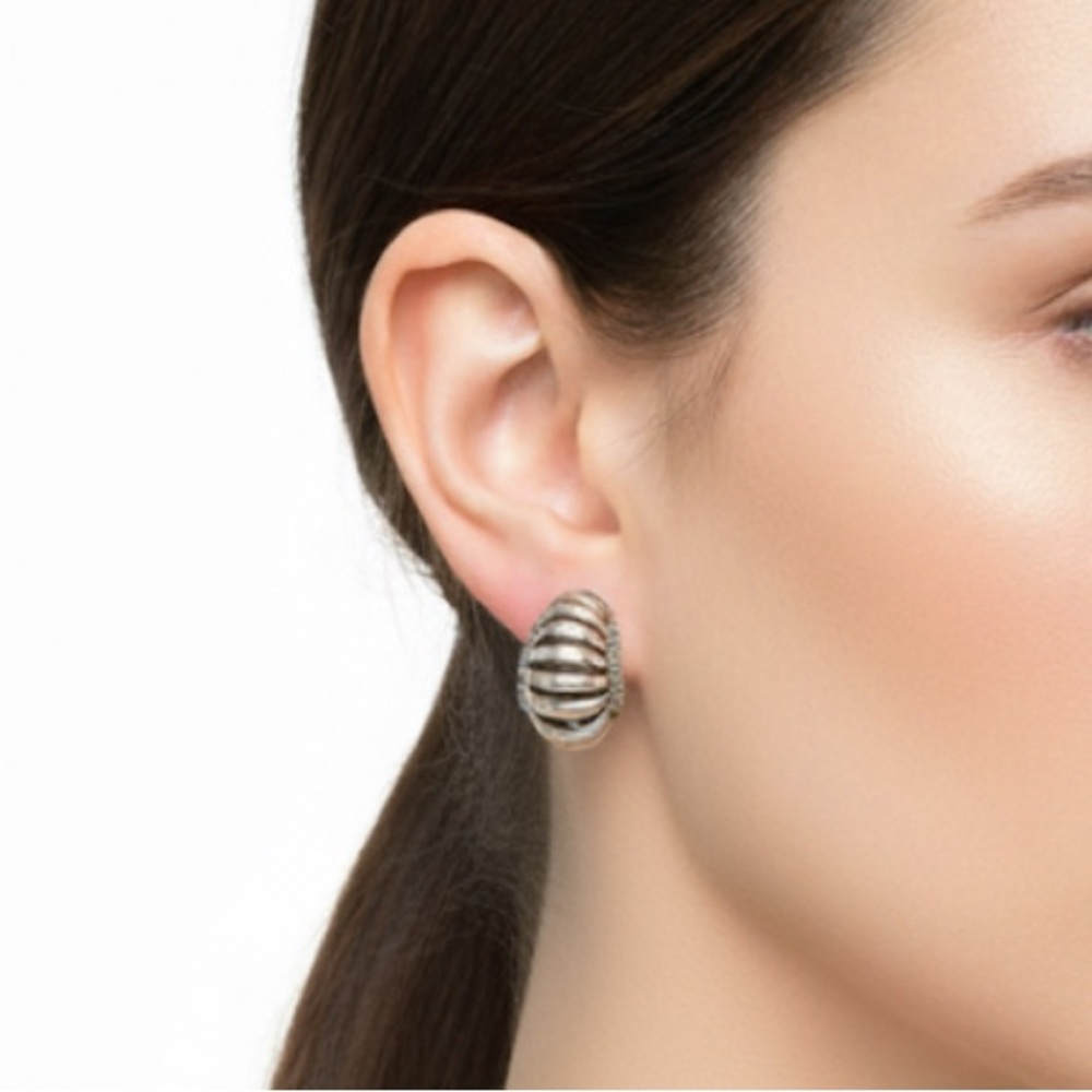 Lagos Caviar Small Silver Dome  Huggie Earrings - Picture 2 of 7